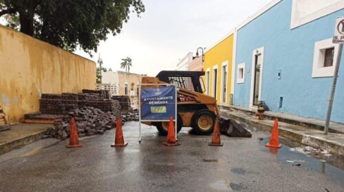 Inicia restauración de adoquines en Mérida