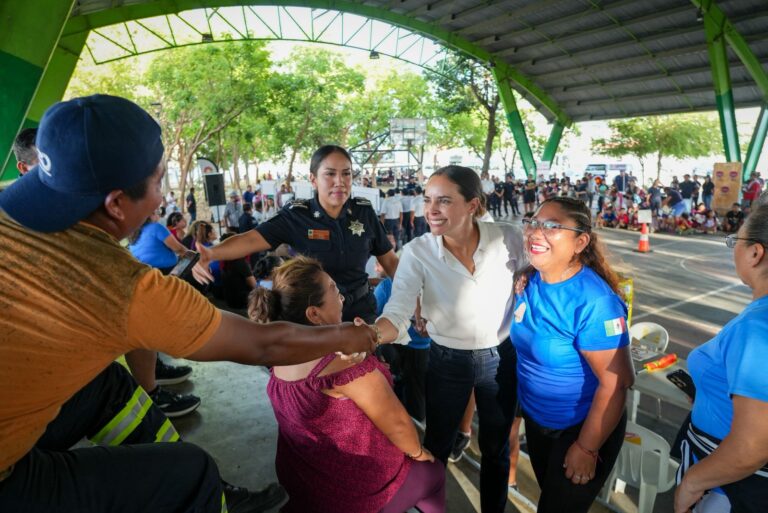 Reafirma Ana Paty Peralta compromiso con la seguridad en la Supermanzana 260