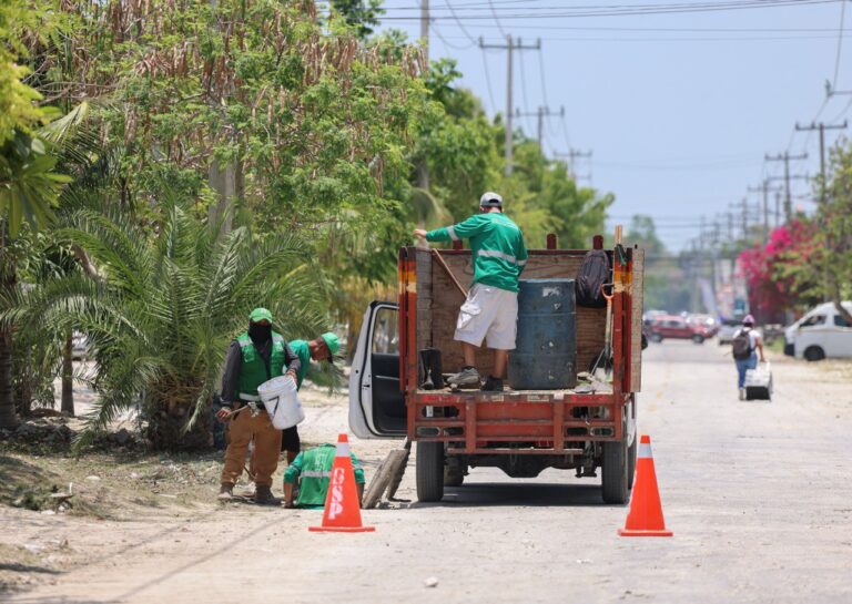 Supervisan mejoras urbanas en colonia La Fe en Puerto Morelos