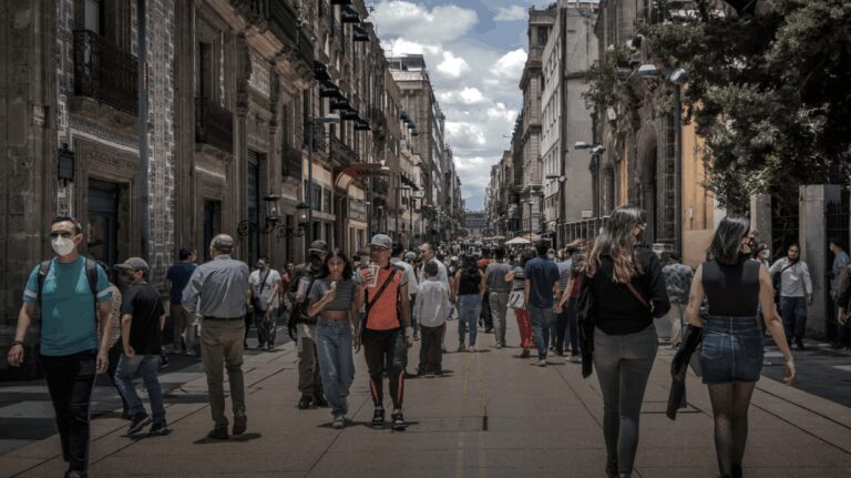 Necesario que la política social estreche las brechas de género en México