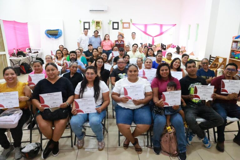 Mujeres de Isla Mujeres concluyen cursos técnicos de “Capacítate y Empléate”