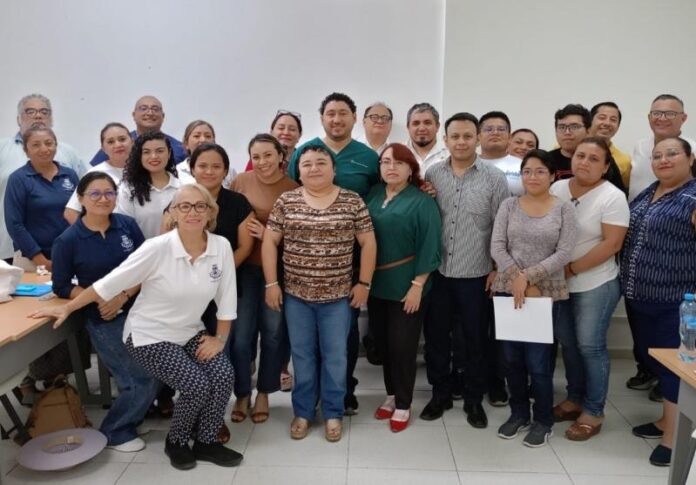 Capacitan a más de 100 especialistas en salud mental en Yucatán