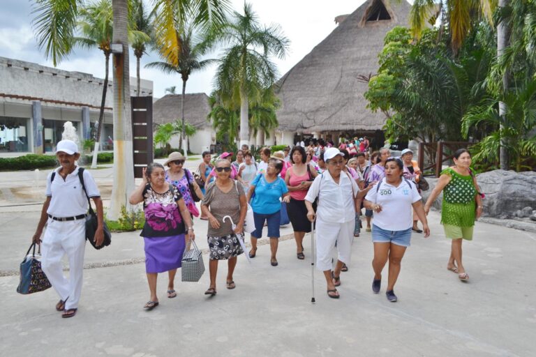 Adultos mayores de Cozumel celebrarán su día con paseo especial a Chankanaab