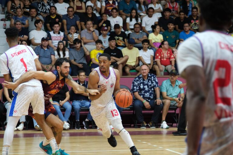 Partido amistoso entre El Calor de Cancún y la Selección de Belice inaugura el Palacio de los Deportes de Chetumal
