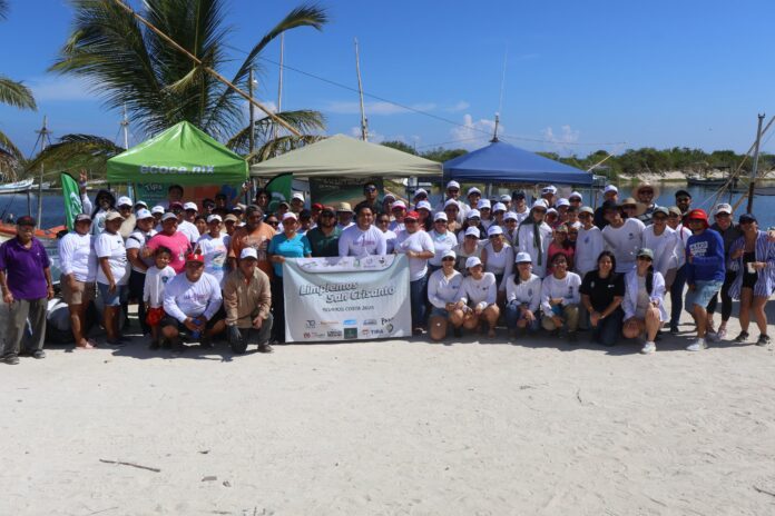Recolectan casi media tonelada de basura en costa de Yucatán