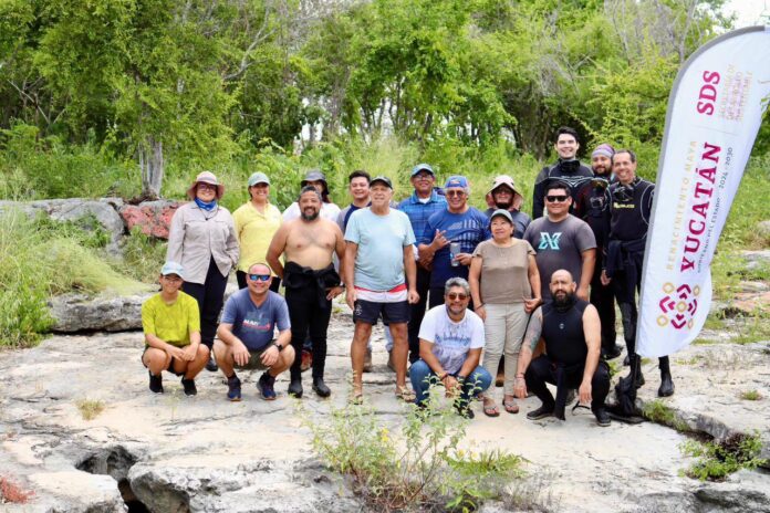 Retiran más de 100 kilos de residuos del cenote Chen Ha