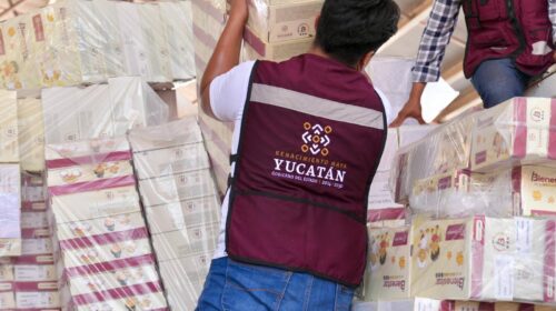 Yucatán avanza con entrega de paquetes escolares