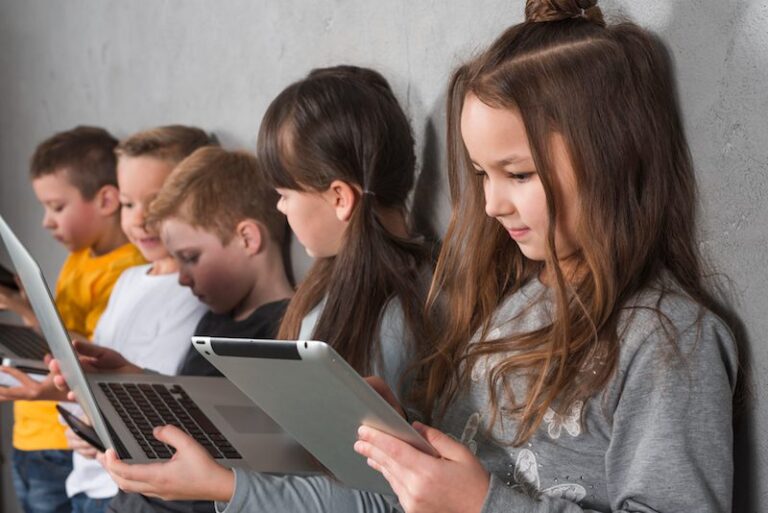 IA en las aulas: el reto de enseñar a una generación que ya la domina