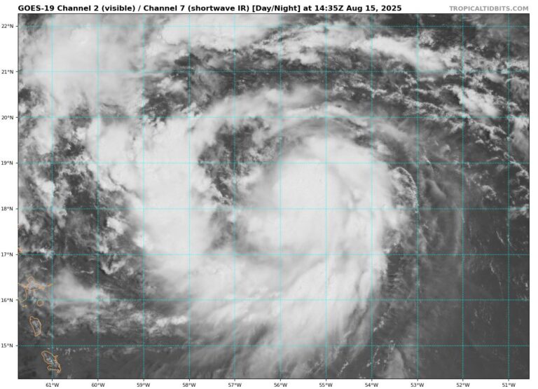 ‘Erin‘ se intensificó a huracán; el primero de la temporada en el Atlántico