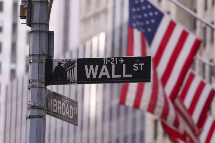 LOS CAPITALES: Wall Street, con un alza récord; el S&P 500 alcanzó 6,600 puntos