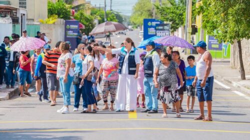 Dan mantenimiento a calles del centro de Mérida