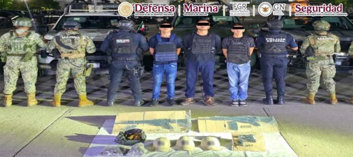 Detienen a tres presuntos extorsionadores en Tabasco
