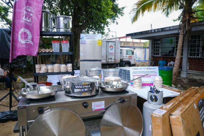 Equipan desayunadores de 7 escuelas de Cancún; beneficiarán a más de 2 mil 700 menores
