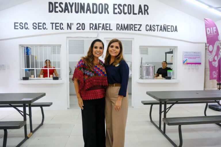 Mara Lezama entrega desayunador en secundaria de Cancún