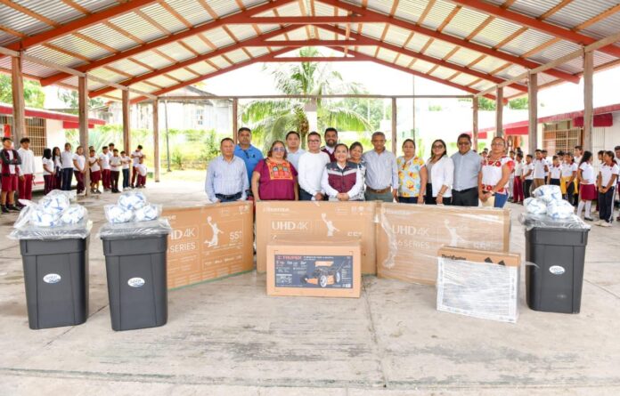SEQ entregó mobiliario y equipo