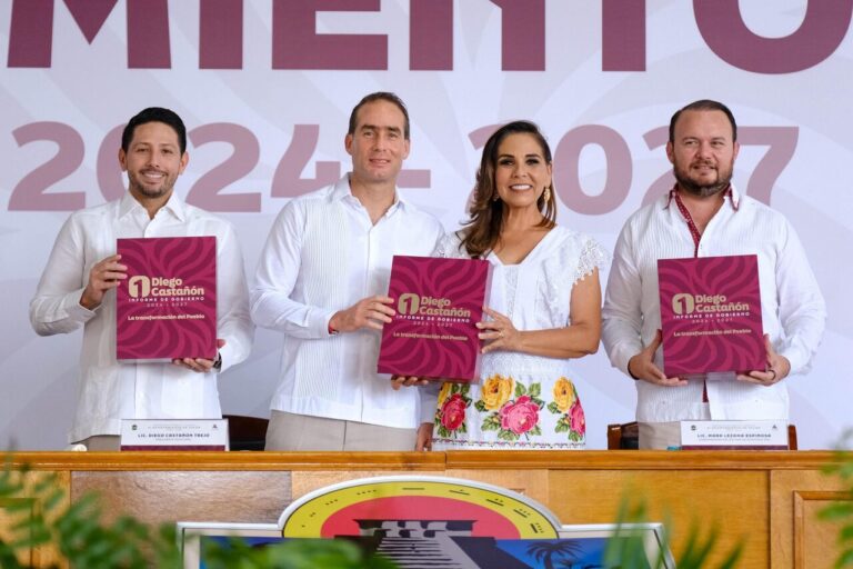 Mara Lezama acompaña el Primer Informe de Gobierno en Tulum