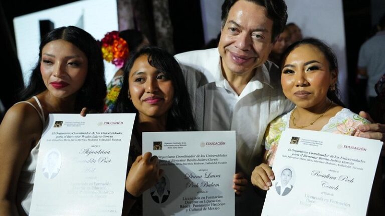 Entrega SEP 344 títulos a egresadas y egresados de Universidades para el Bienestar Benito Juárez García de Puebla y Tlaxcala