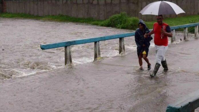 ‘Imelda‘ se intensifica a huracán categoría 1 en el Atlántico
