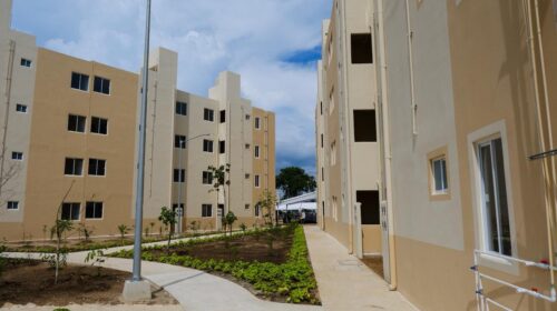 Autoridades recorren “El Edén”, en Playa del Carmen, donde se construyen las Viviendas para el Bienestar