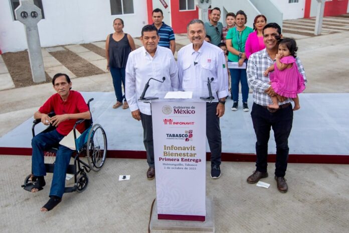 Entregan las primeras 'Viviendas del Bienestar' en Tabasco