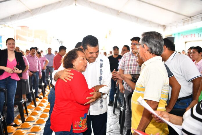Javier May seguirá atendiendo desde territorio: