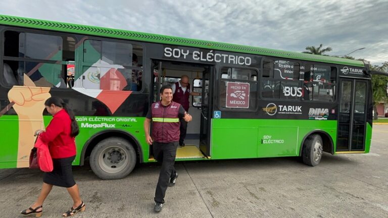 Mara Lezama da inicio a las pruebas de Taruk, un camión eléctrico 100% mexicano
