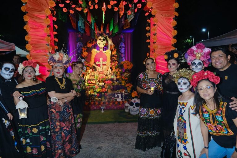 Mara Lezama encabeza celebraciones del “Janal Pixan 2025” en Chetumal