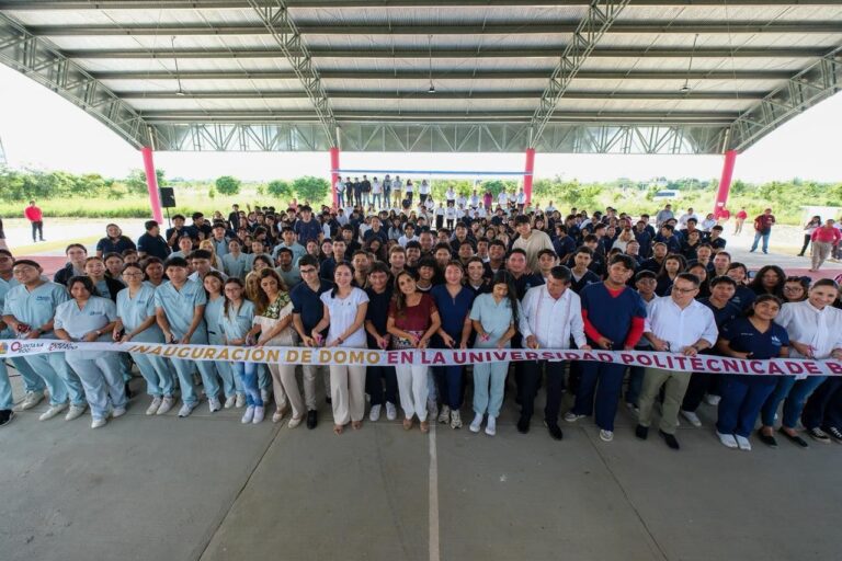 Mara Lezama inaugura domo y canchas de usos múltiples en la Universidad Politécnica de Bacalar