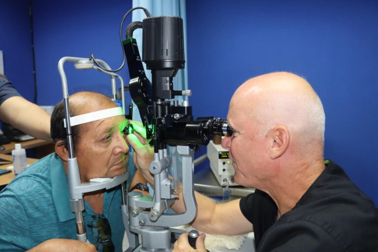 Más yucatecos recuperan la vista gracias a las cirugías extramuros