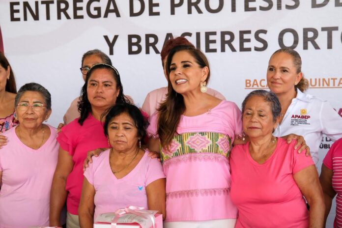 Mujeres sobrevivientes de cáncer de Bacalar reciben prótesis de mama y brasieres ortopédicos Mujeres sobrevivientes de cáncer de Bacalar reciben prótesis de mama y brasieres ortopédicos
