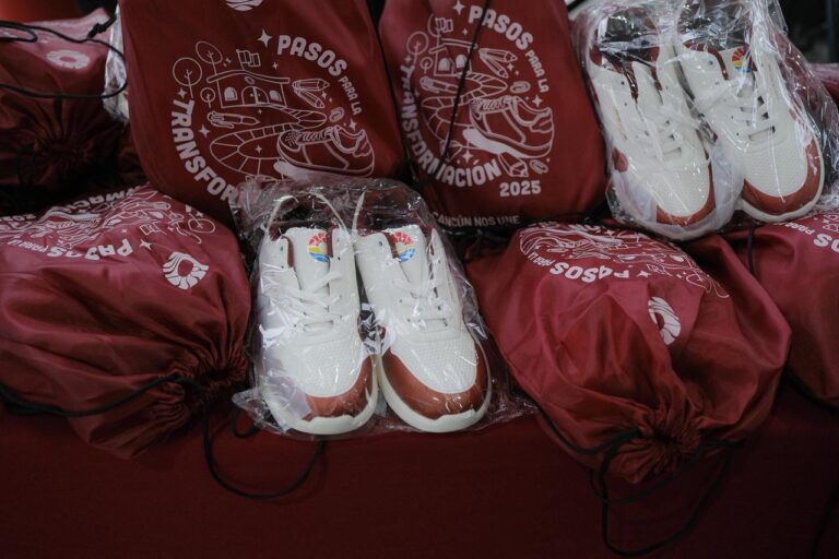 “Pasos para la Transformación”, iniciativa para beneficiar a estudiantes con tenis escolares