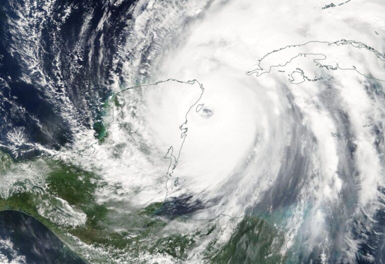 Quintana Roo no olvida a ‘Wilma‘: Mara Lezama llama mantener viva la cultura de la prevención