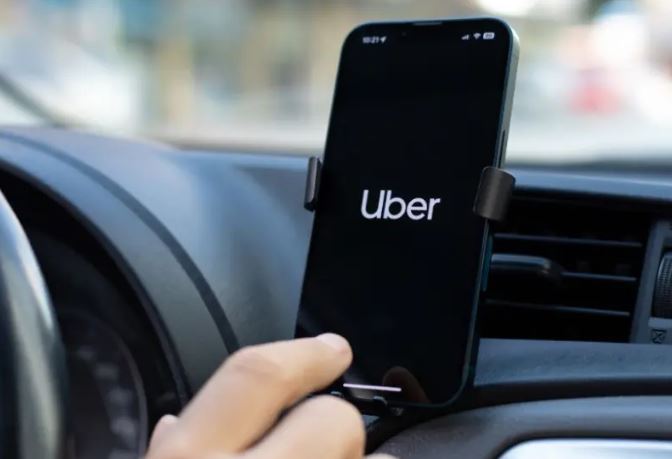 Uber podrá llevar y recoger pasajeros en los aeropuertos de México Uber podrá llevar y recoger pasajeros en los aeropuertos de México