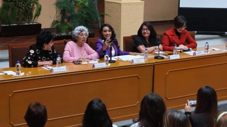 Presentan el libro Revelaciones de un Crimen de Estado, que denuncia impunidad en feminicidios en México