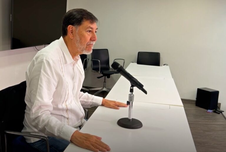 Va Noroña a Palestina