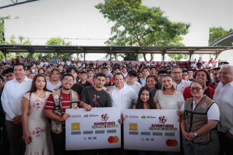 Arranca entrega de tarjetas “Felipe Carrillo Puerto” a estudiantes de la UADY