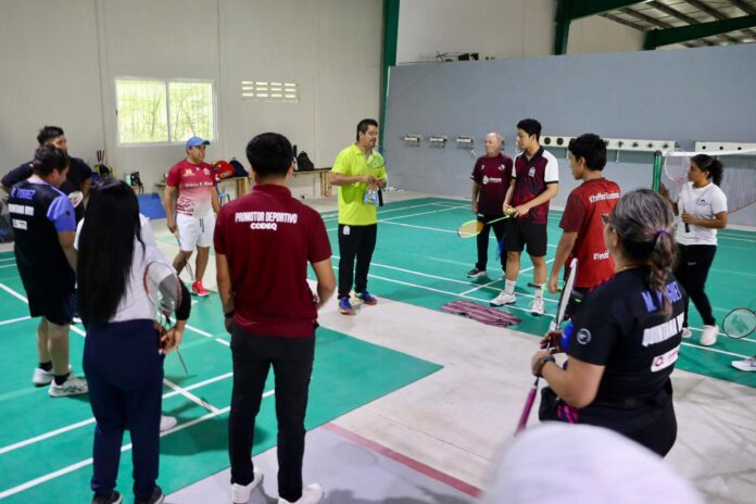 CONADE y CODEQ refuerza la profesionalización de 150 entrenadores de boxeo y bádminton