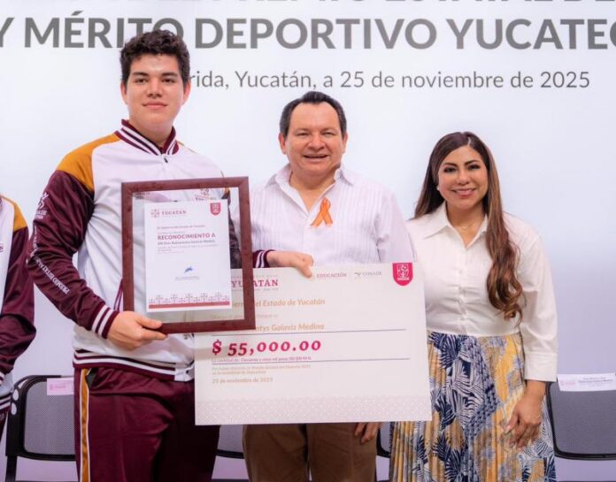 Díaz Mena entrega el Premio Estatal del Deporte y el de Mérito Deportivo Yucateco