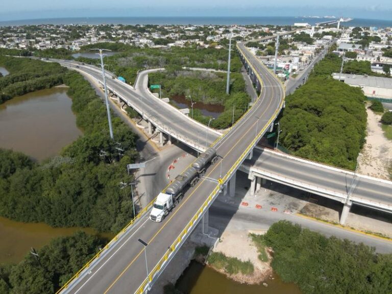 Entra en operación el viaducto elevado de Progreso