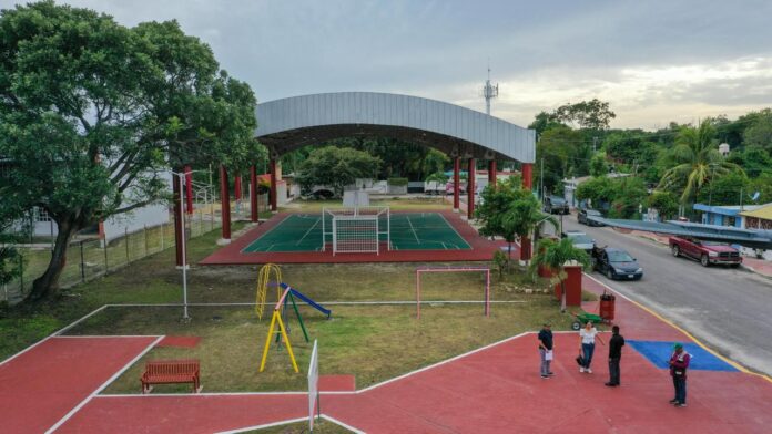 Mara Lezama rescata parques para el disfrute de las familias de Chetumal