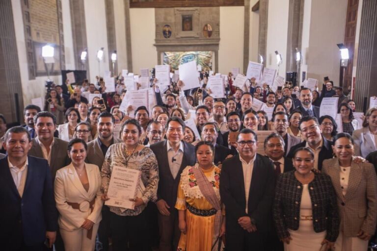 SEP reconoce a más de tres mil docentes por su práctica educativa innovadora