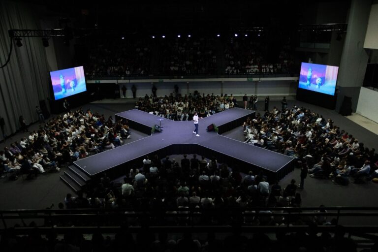 Siete líderes innovadores inspiran a alumnos de la UAG para transformar el mundo