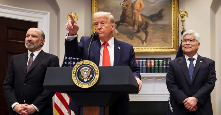 Piden Demócratas a Donald Trump revisar T-MEC y acusan a México de abrirle la puerta a China hacia Estados Unidos