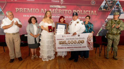 Layda Sansores entrega Premio al Mérito Policial 2025