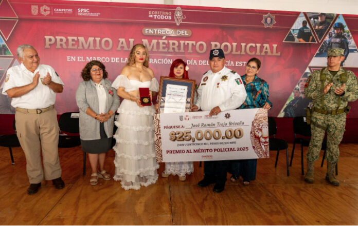 Layda Sansores entrega Premio al Mérito Policial 2025
