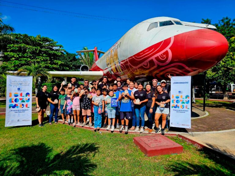 FPMC imparte el taller “Conociendo la Reserva de la Biosfera Isla Cozumel”