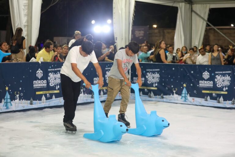 ‘Magia sobre Hielo‘: Inauguran pista de patinaje gratuita en Mérida