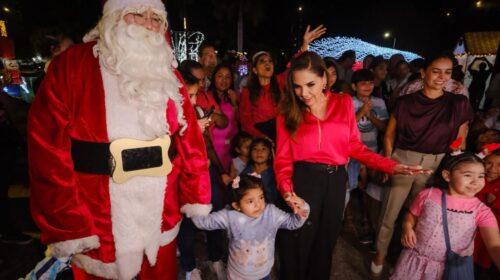 Mara Lezama enciende tradicional árbol navideño de la Zona Hotelera de Cancún