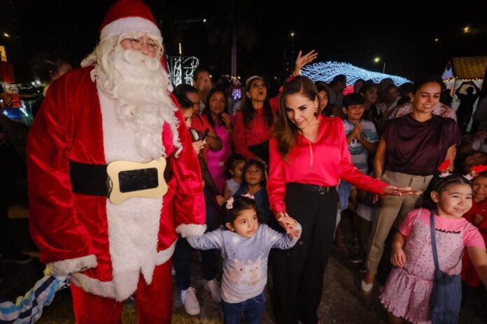Mara Lezama enciende tradicional árbol navideño de la Zona Hotelera de Cancún
