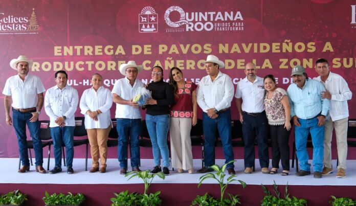Mara Lezama entrega 3 mil 640 pavos a familias cañeras del sur de Quintana Roo